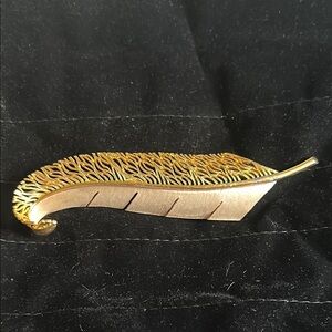 Elegant Gold Feather Brooch